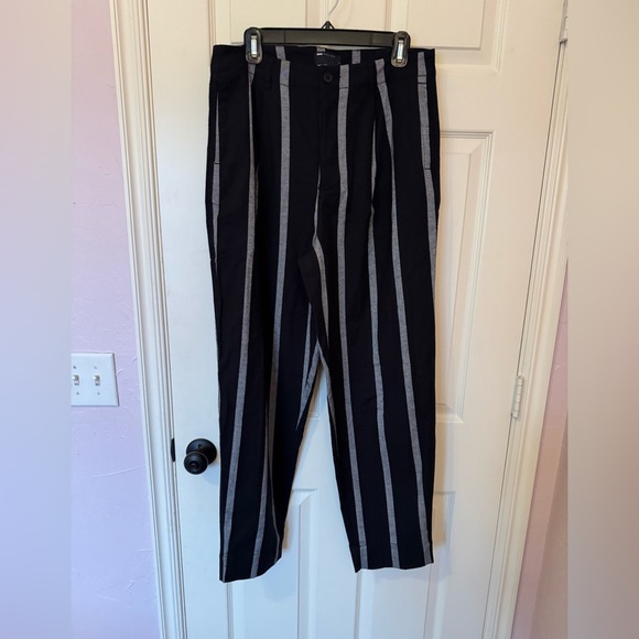 LIKE NEW ASOS trousers. Incredible material! Chic Black and Gray Striped Pants - Picture 2 of 7